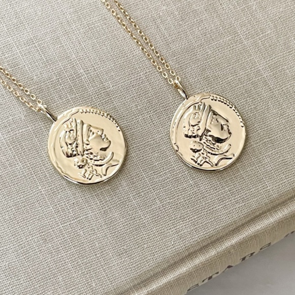 14k gold filled Aphrodite coin necklace - Picture 2 of 4